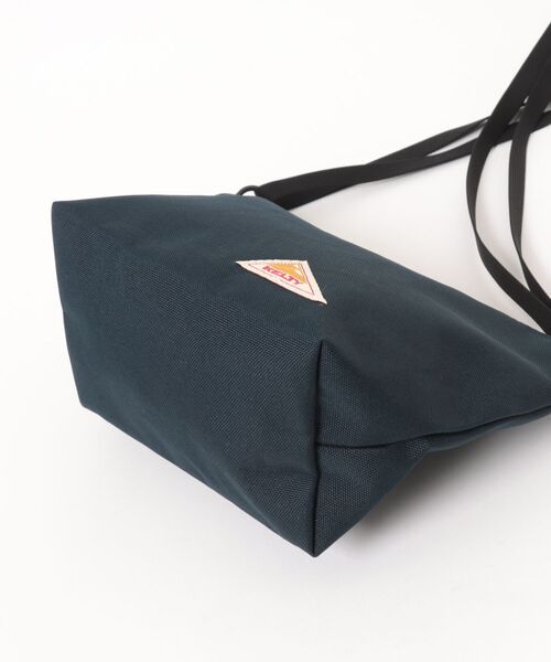 KELTY(ケルティ)の「GO OUT掲載モデル【KELTY】 ES MINI USUAL POUCH ミニショルダーバッグ サコッシュ(ショルダーバッグ・レディース・ネイビー/ベージュ/ブラック系/スカイブルー/セージグリーン/レオパード/タン/ブラウン系/ホワイト系/アニマル/オリーブ/ブラック/マスタード・ONE SIZE)」の15枚目の写真