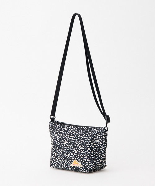 KELTY(ケルティ)の「GO OUT掲載モデル【KELTY】 ES MINI USUAL POUCH ミニショルダーバッグ サコッシュ(ショルダーバッグ・レディース・ネイビー/ベージュ/ブラック系/スカイブルー/セージグリーン/レオパード/タン/ブラウン系/ホワイト系/アニマル/オリーブ/ブラック/マスタード・ONE SIZE)」の4枚目の写真