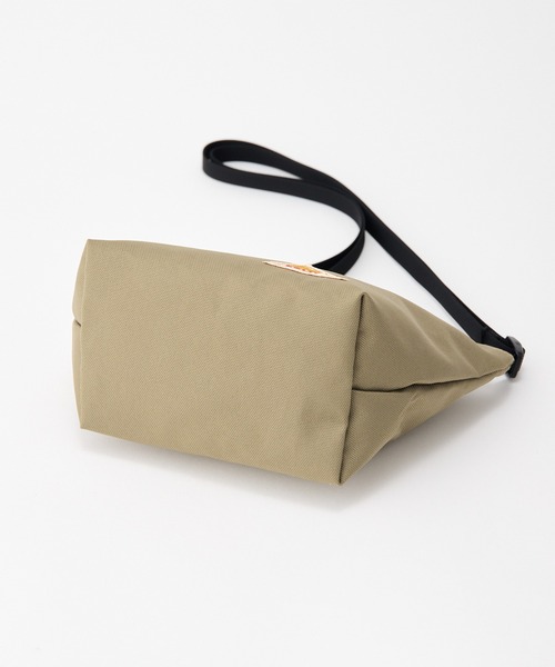 KELTY(ケルティ)の「GO OUT掲載モデル【KELTY】 ES MINI USUAL POUCH ミニショルダーバッグ サコッシュ(ショルダーバッグ・レディース・ネイビー/ベージュ/ブラック系/スカイブルー/セージグリーン/レオパード/タン/ブラウン系/ホワイト系/アニマル/オリーブ/ブラック/マスタード・ONE SIZE)」の22枚目の写真