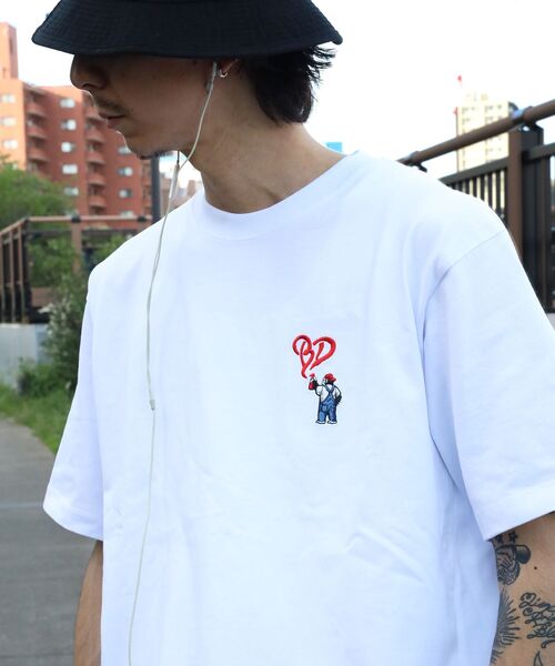 BEN DAVIS(ベンデイビス)の「【BEN DAVIS(ベンデイビス)】GORILLA EMB COOL TEE / Tシャツ 接触冷感 半袖 クルーネック ワンポイント 刺繍 ワンポイント(Tシャツ/カットソー・メンズ・ネイビー/ベージュ/ホワイト/ブラック・X-LARGE/LARGE/MEDIUM)」の5枚目の写真