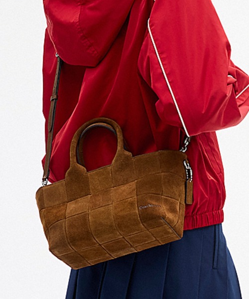 Coachtopia(コーチトピア)の「オルター/エゴ スモール トート バッグ・スクラップ スエード(トートバッグ・レディース・グリーン系その他/ブラウン系その他・ONE)」の1枚目の写真