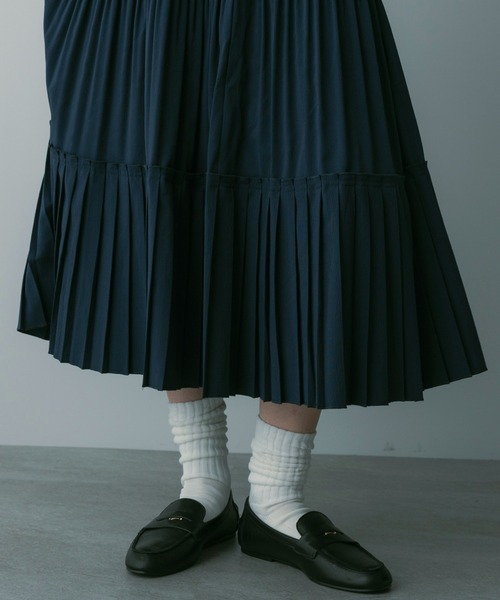 SERENO（セレーノ）の「プリーツミディスカート（スカート・レディース・ブラック/オフホワイト/ネイビー・S/M）」の21枚目の写真