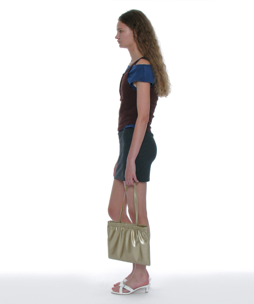 PARTIMENTO WOMEN(パルティメントウィメン)の「2WAYスタディッドシャーリングフラットバッグ_ゴールド(ショルダーバッグ・レディース・その他・ONE SIZE)」の10枚目の写真