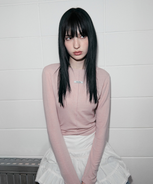 ROLAROLA(ロラロラ)の「LINE DETAIL WOOL LONG SLEEVE PINK(Tシャツ/カットソー・レディース・ピンク・M/S)」の1枚目の写真