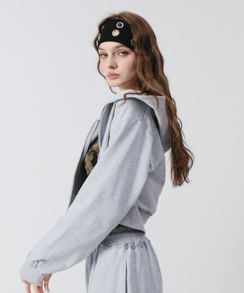 BENUA(ベヌア)の「BN cropped zip hoodie/BN クロップドジップフーディー(パーカー・レディース・グレー/カーキ・FREE)」の16枚目の写真