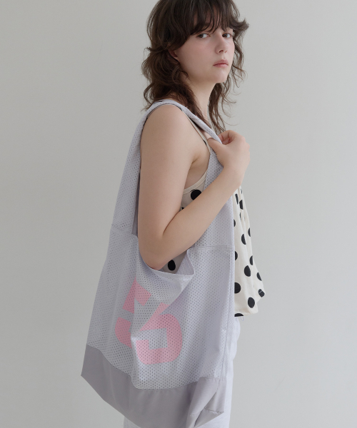 FUN FROM FUN(ファンフロムファン)の「55 Mesh Bag (Silver)(ショルダーバッグ・レディース・その他・ONE SIZE)」の5枚目の写真