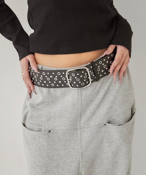 WHO'S WHO gallery（フーズフーギャラリー）の「ラインストーンワイドベルト（ベルト・レディース・ブラック・FREE）」の3枚目の写真