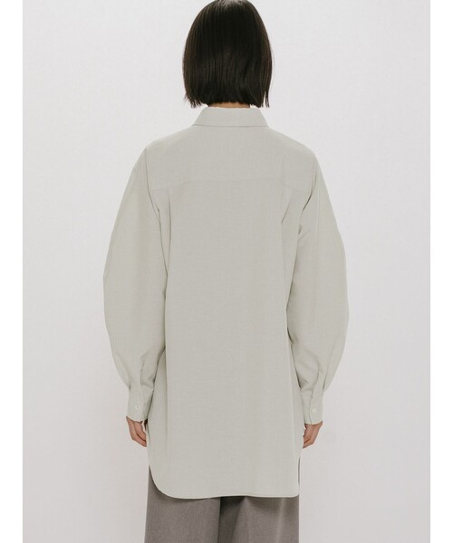 MIDIUMISOLID（ミディウミソリッド）の「MIDIUMISOLID for Ladies ボリュームスリーブシャツチュニック（シャツ/ブラウス・レディース・ナチュラル/ライトブルー/チャコールグレー・FREE）」の11枚目の写真