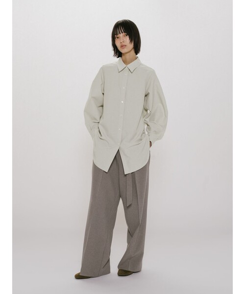 MIDIUMISOLID（ミディウミソリッド）の「MIDIUMISOLID for Ladies ボリュームスリーブシャツチュニック（シャツ/ブラウス・レディース・ナチュラル/ライトブルー/チャコールグレー・FREE）」の13枚目の写真