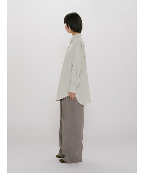 MIDIUMISOLID（ミディウミソリッド）の「MIDIUMISOLID for Ladies ボリュームスリーブシャツチュニック（シャツ/ブラウス・レディース・ナチュラル/ライトブルー/チャコールグレー・FREE）」の14枚目の写真
