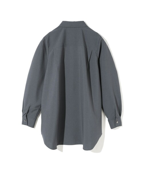 MIDIUMISOLID（ミディウミソリッド）の「MIDIUMISOLID for Ladies ボリュームスリーブシャツチュニック（シャツ/ブラウス・レディース・ナチュラル/ライトブルー/チャコールグレー・FREE）」の19枚目の写真