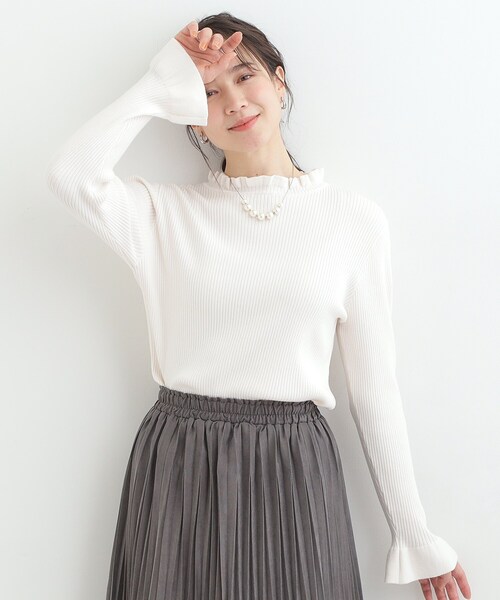 SHOO・LA・RUE（シューラルー）の「【洗濯機可/S-LL】フリルで上品 やわらかリブニット（ニット/セーター・レディース・オフホワイト/ブルー系その他/オレンジ/ブラック・03/02/01/04）」の5枚目の写真