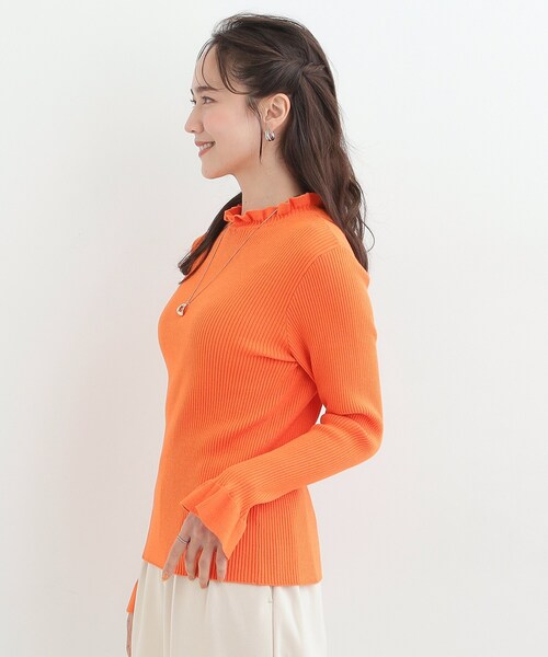 SHOO・LA・RUE（シューラルー）の「【洗濯機可/S-LL】フリルで上品 やわらかリブニット（ニット/セーター・レディース・オフホワイト/ブルー系その他/オレンジ/ブラック・03/02/01/04）」の14枚目の写真