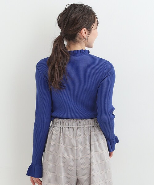 SHOO・LA・RUE（シューラルー）の「【洗濯機可/S-LL】フリルで上品 やわらかリブニット（ニット/セーター・レディース・オフホワイト/ブルー系その他/オレンジ/ブラック・03/02/01/04）」の18枚目の写真