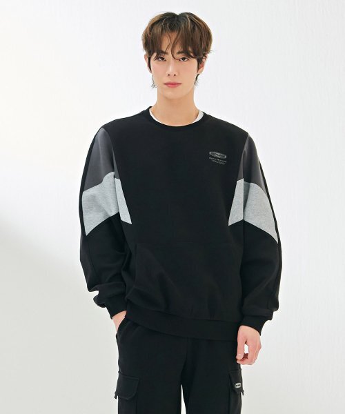 CHASECULT(チェイスカルト)の「男性カラー ブロック スウェット-DARK5116B03(スウェット・メンズ・ブラック・105/100/95)」の1枚目の写真
