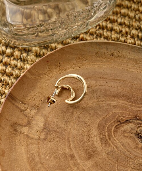 Jena espace merveilleux（ジェナ　エスパスメルヴェイユ）の「メタルウェーブピアス（リング・レディース・シルバー/ゴールド・FREE）」の5枚目の写真