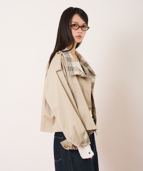 hazyl（ヘイジル）の「classic check short trench / クラシックチェックショートトレンチ（ブルゾン・レディース・ベージュ/ネイビー・フリー）」の6枚目の写真
