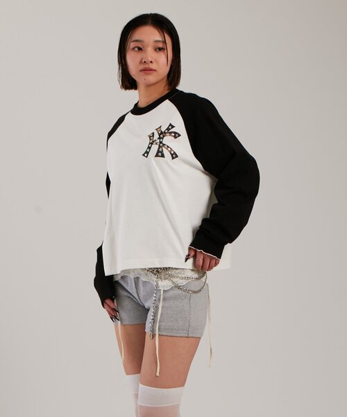 WHO'S WHO gallery(フーズフーギャラリー)の「【UNISEX】KOOKY'N KYスタースタッズラグランロンTEE(Tシャツ/カットソー・レディース・ブラック/ホワイト/レッド・SMALL/MEDIUM)」の5枚目の写真