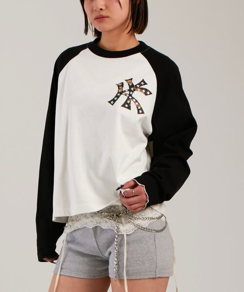 WHO'S WHO gallery(フーズフーギャラリー)の「【UNISEX】KOOKY'N KYスタースタッズラグランロンTEE(Tシャツ/カットソー・レディース・ブラック/ホワイト/レッド・SMALL/MEDIUM)」の7枚目の写真