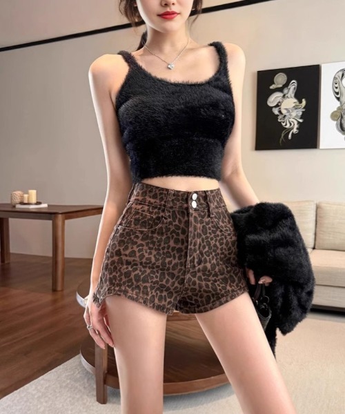 Ritzy(リッツィー)の「ハイウエストデザイン レオパード柄ショーツ(その他パンツ・レディース・レオパード/ホワイト/ブラック・M/L)」の8枚目の写真