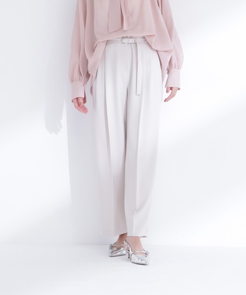 NATURAL BEAUTY BASIC（ナチュラルビューティーベーシック）の「◇【ちょうど、いい服】はいたら沼！美脚ワイドパンツ（その他パンツ・レディース・オフホワイト/ベージュ/チャコールグレー/ブラック・P/S/LARGE/MEDIUM/SMALL）」の5枚目の写真