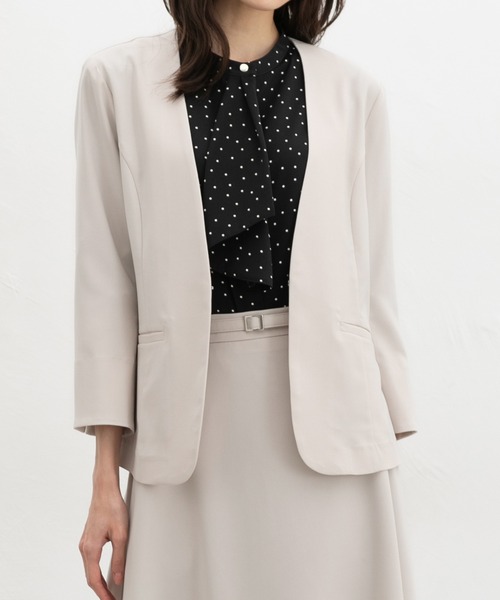 Honeys(ハニーズ)の「【ストレッチ・ウォッシャブル・イージーケア・接触冷感】8分袖カラーレスジャケット(ノーカラージャケット・レディース・杢グレー/ライトグレー系/ネイビー/ブラック/ベージュ・LL/3L/S/M/L)」の4枚目の写真