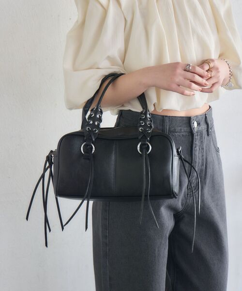 RETRO GIRL(レトロガール)の「レースアップハンドルBAG(ショルダーバッグ・レディース・ブラック/オフホワイト/ベージュ・ONE SIZE)」の2枚目の写真
