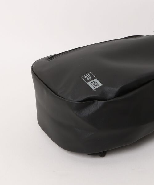 NEW ERA（ニューエラ）の「【NEW ERA/ニューエラ】ボディバッグ ブラックTPU（ボディバッグ/ウエストポーチ・メンズ・ブラック・FREE）」の3枚目の写真