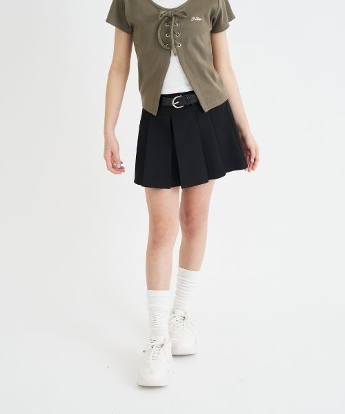 PINK-latte（ピンクラテ）の「ベルトつきプリーツミニスカート（スカート・キッズ・ライトベージュ/ブラック/グレー・160cm/150cm/140cm/130cm）」の2枚目の写真