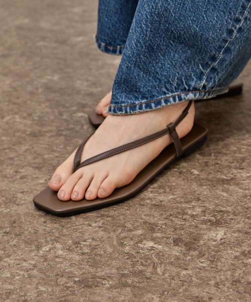 ADAM ET ROPE'（アダムエロペ）の「ストラップフラットサンダル（サンダル・レディース・ブラウン/ブラック・23/23.5/24/24.5）」の5枚目の写真