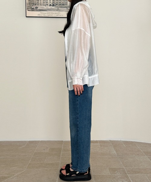 DAY CLOSET（デイ クローゼット）の「【フード付き】艶めく光沢シアー。長袖 パフスリーブ シャーリング フロントジップ パーカー レディース（パーカー・レディース・ホワイト/ブラック/ライトベージュ/グレー・FREE）」の20枚目の写真