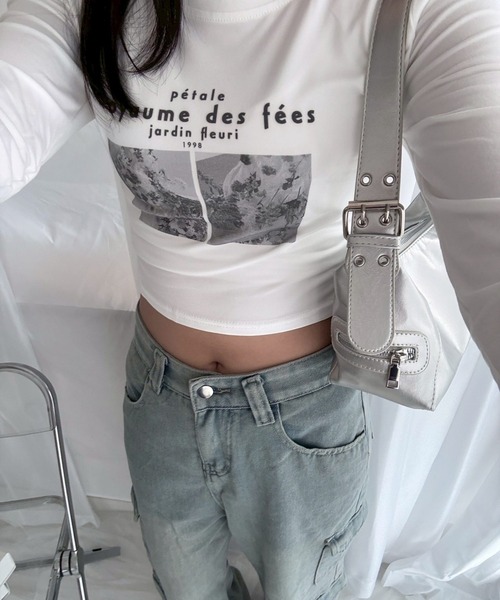 etta(エタ)の「モノクロフラワーショート丈ロンT/長袖Tシャツ(Tシャツ/カットソー・レディース・ホワイト・MEDIUM)」の2枚目の写真