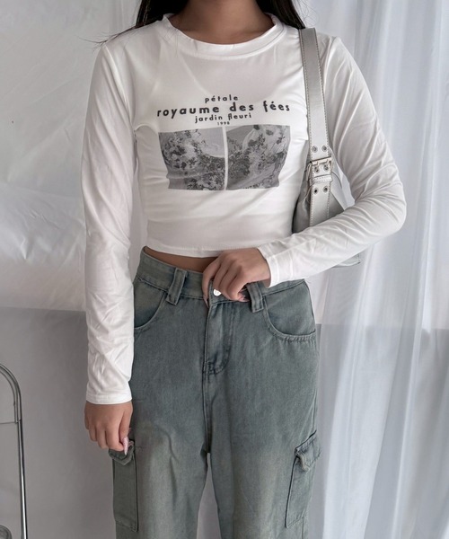 etta(エタ)の「モノクロフラワーショート丈ロンT/長袖Tシャツ(Tシャツ/カットソー・レディース・ホワイト・MEDIUM)」の4枚目の写真