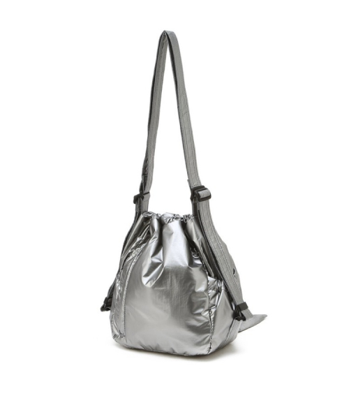 athe（アテ）の「[RUBAN] グロッシーグレーリボンバックパック兼ショルダーバッグ MINI AABA6E940G2（ショルダーバッグ・レディース・シルバーグレー・FREE）」の3枚目の写真