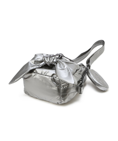 athe（アテ）の「[RUBAN] グロッシーグレーリボンバックパック兼ショルダーバッグ MINI AABA6E940G2（ショルダーバッグ・レディース・シルバーグレー・FREE）」の6枚目の写真