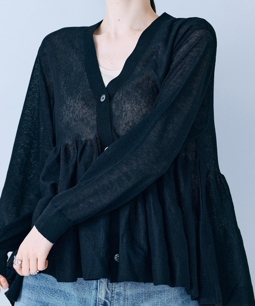 Audie a Muses(オーディアミューズ)の「シアーティアードニットカーディガン(カーディガン/ボレロ・レディース・ブラック/ベージュ・FREE)」の3枚目の写真