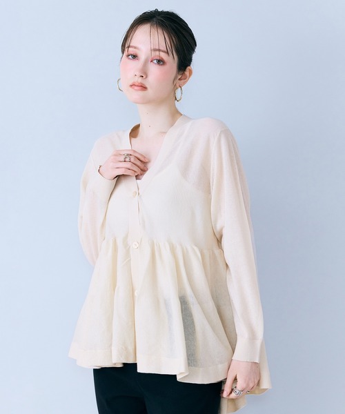 Audie a Muses(オーディアミューズ)の「シアーティアードニットカーディガン(カーディガン/ボレロ・レディース・ブラック/ベージュ・FREE)」の16枚目の写真