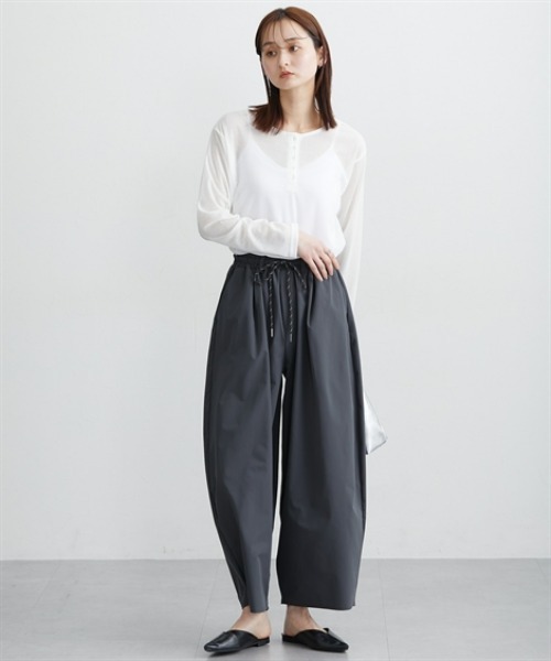 nissen(ニッセン)の「洗えるシアーリブカットソーヘンリーネックトップス(Tシャツ/カットソー・レディース・ブラック/グレー/オフホワイト・M/L/LL/3L)」の20枚目の写真