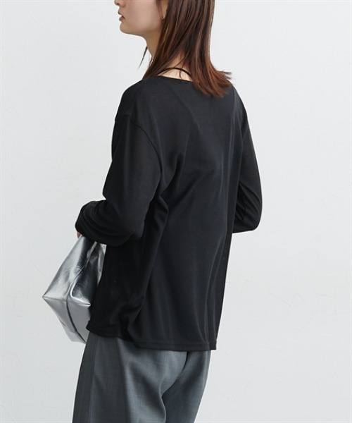 nissen(ニッセン)の「洗えるシアーリブカットソーヘンリーネックトップス(Tシャツ/カットソー・レディース・ブラック/グレー/オフホワイト・M/L/LL/3L)」の17枚目の写真