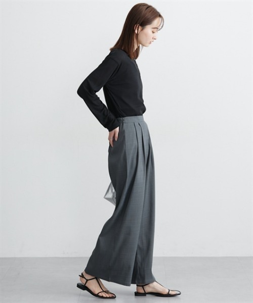 nissen(ニッセン)の「洗えるシアーリブカットソーヘンリーネックトップス(Tシャツ/カットソー・レディース・ブラック/グレー/オフホワイト・M/L/LL/3L)」の14枚目の写真
