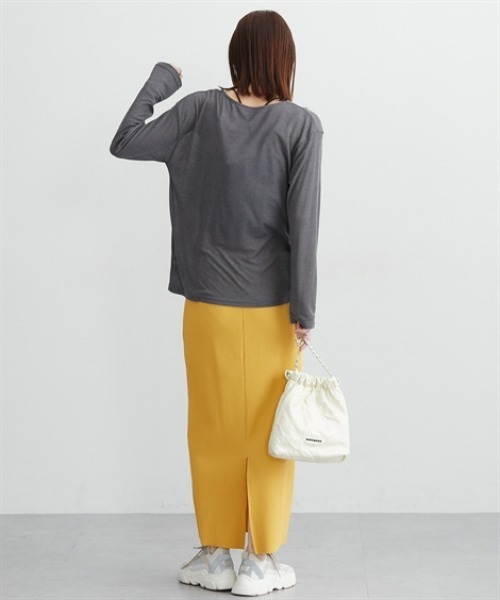nissen(ニッセン)の「洗えるシアーリブカットソーヘンリーネックトップス(Tシャツ/カットソー・レディース・ブラック/グレー/オフホワイト・M/L/LL/3L)」の8枚目の写真