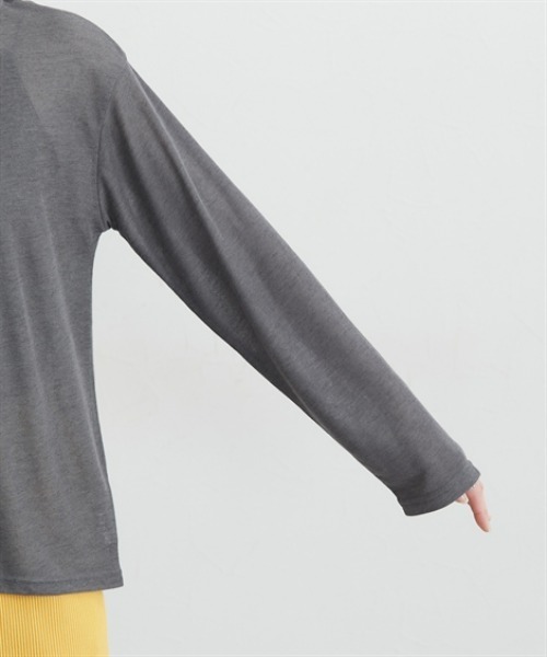 nissen(ニッセン)の「洗えるシアーリブカットソーヘンリーネックトップス(Tシャツ/カットソー・レディース・ブラック/グレー/オフホワイト・M/L/LL/3L)」の5枚目の写真