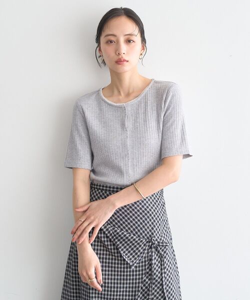 earth music&ecology(アースミュージックアンドエコロジー)の「チェーンリブラメカットソー(Tシャツ/カットソー・レディース・グレー/ブラック/ベージュ/ピンク/ブルー/オフホワイト・FREE)」の11枚目の写真