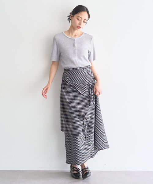 earth music&ecology(アースミュージックアンドエコロジー)の「チェーンリブラメカットソー(Tシャツ/カットソー・レディース・グレー/ブラック/ベージュ/ピンク/ブルー/オフホワイト・FREE)」の9枚目の写真