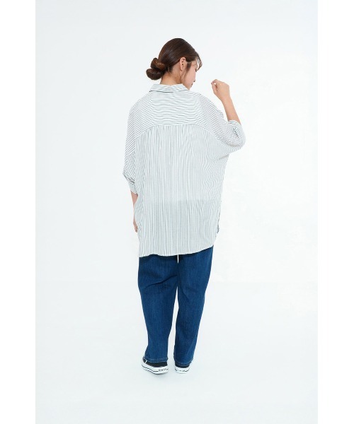 HEART MARKET（ハートマーケット）の「さらっと快適オーバーサイズロングシャツ（シャツ/ブラウス・レディース・ブラック/ホワイト系/ナチュラル/グリーン/ホワイト/モカ・FREE）」の16枚目の写真