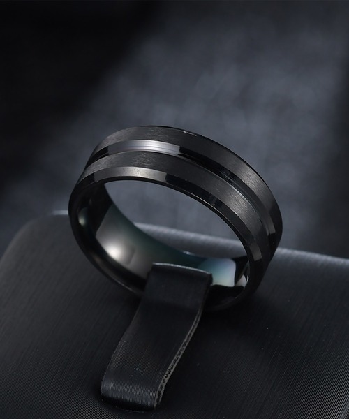 SBG(エスビー)の「SBG アクセントラインリング(リング・メンズ・ブラック/シルバー・16号/18号/21号/23号)」の2枚目の写真