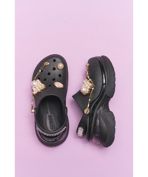 LILY BROWN(リリーブラウン)の「【LILY BROWN×CROCS】Super Bae Wedding Party(サンダル・レディース・ブラック・22/23/24)」の2枚目の写真