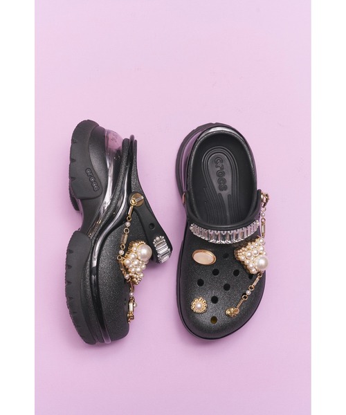 LILY BROWN(リリーブラウン)の「【LILY BROWN×CROCS】Super Bae Wedding Party(サンダル・レディース・ブラック・22/23/24)」の4枚目の写真