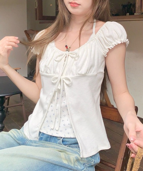 LAC-VERT(ラック・ヴェール)の「フラワーキャミドッキングパフスリーブトップス(Tシャツ/カットソー・レディース・アイボリー/オフホワイト/グレー・FREE)」の1枚目の写真