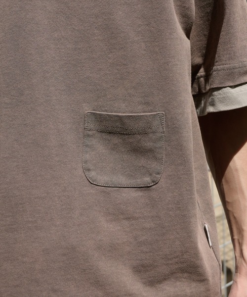 Perushu(ペルーシュ)の「FAKE LAYERED PIGMENT POCKET TSHIRT/フェイクレイヤード ピグメントポケットTシャツ(Tシャツ/カットソー・メンズ・ブラウン/パープル/グレー・MEDIUM/LARGE)」の8枚目の写真